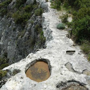 sei-su-immagine-raffigurante-il-sentiero-che-conduce-alla-cripta-di-sant-eustachio-sulla-murgia-sant-andrea