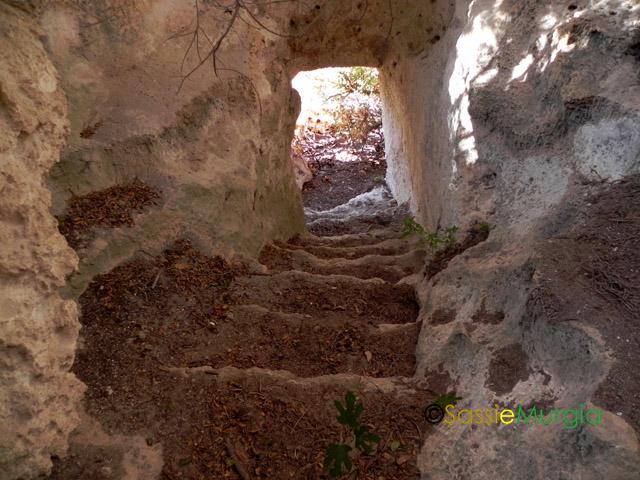 sei-su-immagine-raffigurante-la-scalinata-rupestre-nel-villaggio-rupestre-del-Cristo