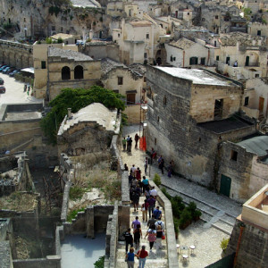 sei-su-immagine-raffigurante-i-soci-dell-uic-roma-in-cammino-verso-il-monterrone-nel-cuore-del-sasso-caveoso